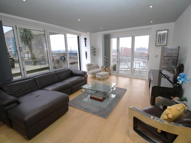 Sovereign Point, The Quays, Salford, M50 3TY, United Kingdom | 2 bed apartment for rent #139403306 | Rentberry