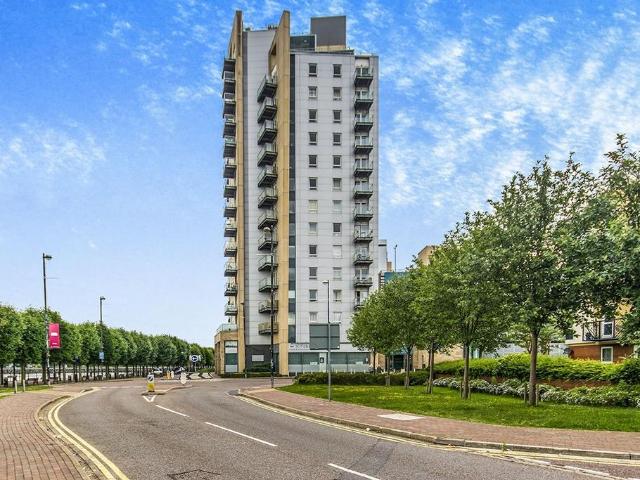 Sovereign Point, The Quays, Salford, M50 3AY, United Kingdom | 2 bed apartment for rent #138989914 | Rentberry