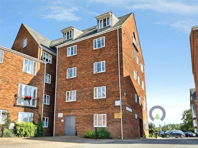 Sovereigns Quay, Bedford, Bedfordshire MK40, 4 bed flat to rent, £1,700 pcm | PrimeLocation