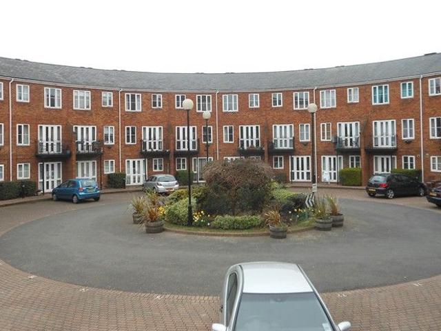 Sovereigns Quay, Bedford MK40, 3 bed flat to rent, £1,300 pcm | PrimeLocation
