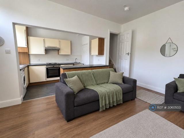 Sowood Street, Leeds, LS4 2 bed terraced house to rent £1,195 pcm £276 pw