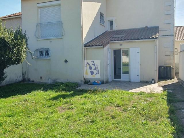 Soyaux, maison ancienne 3 ch, jardin 144m² Soyaux