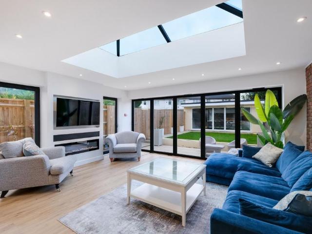 SL0 Church Rd 254 6 bed semi detached house to rent £6,000 pcm £1,385 pw