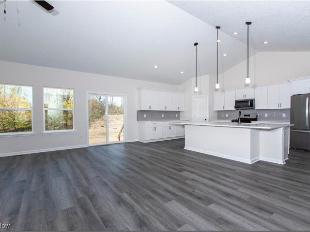 S/L 85 S Meadow Drive