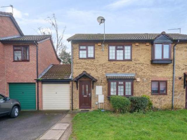Slough, Berkshire, 3 Bedroom Semi detached