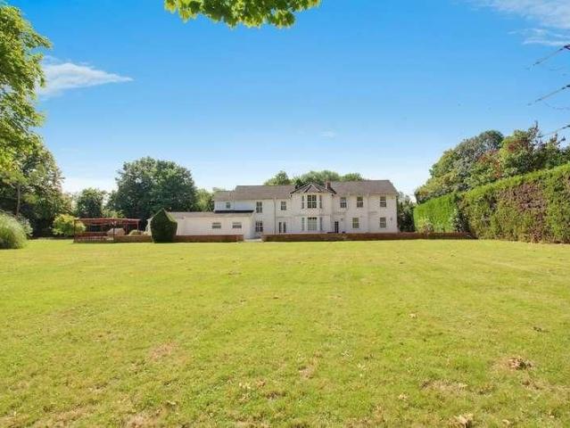 Slough Road, Iver, SL0