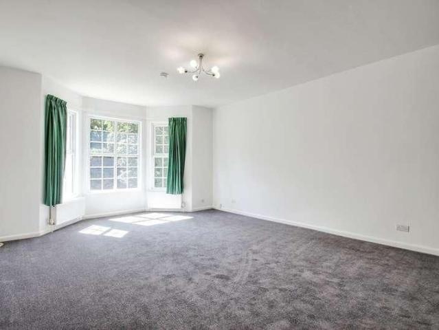 Slough Road, Iver, SL0