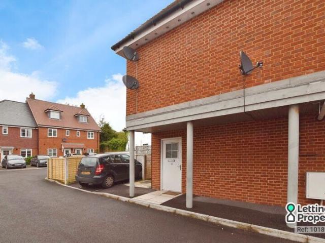 Sloane Court, Amesbury, Salisbury, Wiltshire SP4, 2 bed maisonette to rent, £1,300 pcm | PrimeLocation