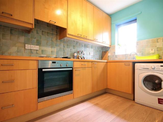 Sloane Court, Jesmond 2 bed apartment to rent £1,095 pcm £253 pw