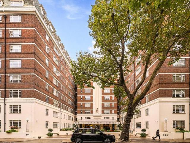 Sloane Avenue, Nell Gwynn House. 1 bed flat to rent £2,899 pcm £669 pw