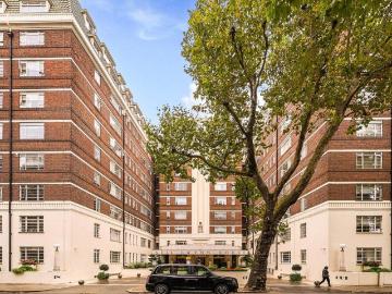 Sloane Avenue, Nell Gwynn House. 1 bed flat to rent £2,899 pcm £669 pw