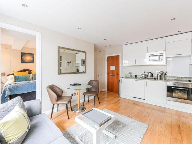 Sloane Avenue, Chelsea, London, SW3 1 bed flat to rent £2,701 pcm £623 pw