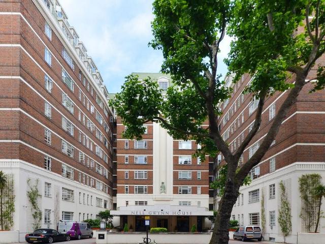 Sloane Avenue, Chelsea, London, SW3 Studio to rent £2,492 pcm £575 pw