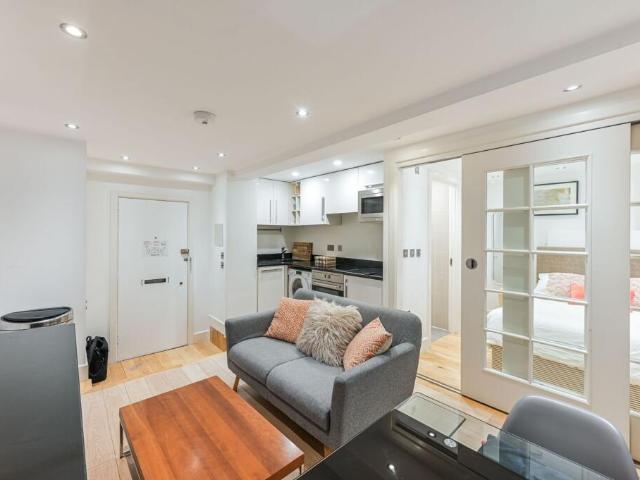 Sloane Avenue | Price: 650 | Bedrooms: 1