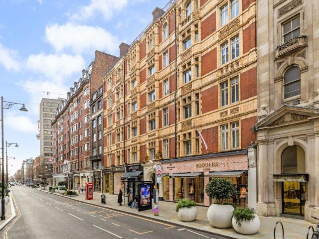 Sloane Street, London SW1X, 1 bed flat to rent, £3,878 pcm | PrimeLocation