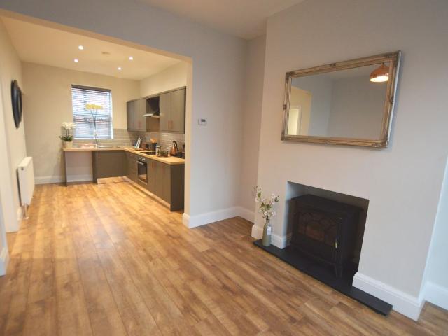 Slack Lane, Wakefield WF4, 4 bed property to rent, £1,000 pcm | PrimeLocation