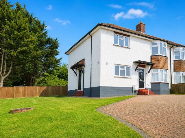 Slades Drive, Chislehurst BR7, 2 bed flat to rent, £1,850 pcm | PrimeLocation