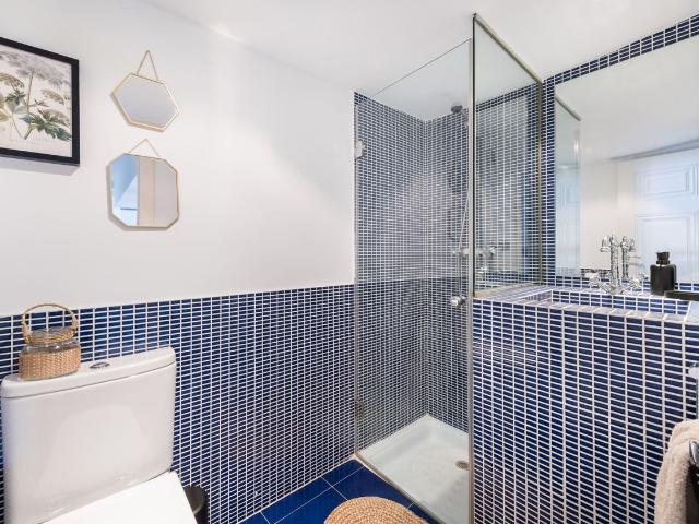 Sleek 1 Bedroom Apartment in Centro with Dedicated Workspace and Modern Design, Madrid Amsterdam Apartments for Rent