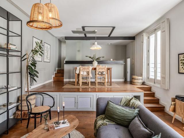 Sleek 1 Bedroom Apartment in Centro with Dedicated Workspace and Modern Design, Madrid Amsterdam Apartments for Rent