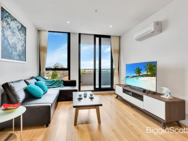 SLEEK AND ELEGANT TULLAMORE OASIS IN A LOCATION TO REMEMBER!