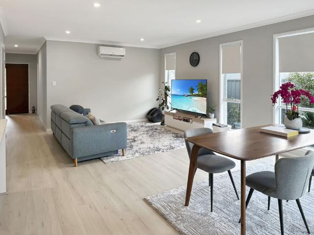 SLEEK AND SPACIOUS 4 BEDROOM HOME!