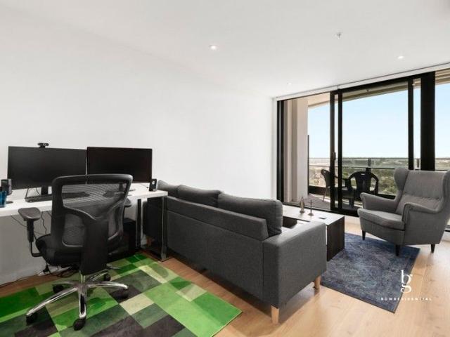 Sleek Apartment with Views & Vibrancy Private Inspection Only