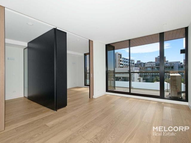 Sleek Bravo Living in a Coveted Carlton Setting