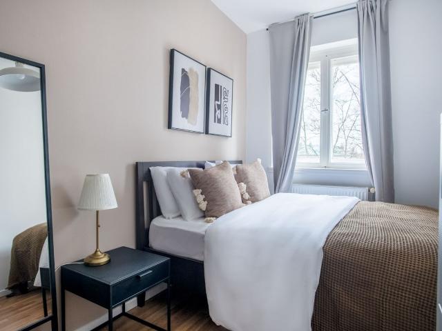 Sleek Charlottenburg 1BR near Kurfürstendamm, Berlin Amsterdam Apartments for Rent