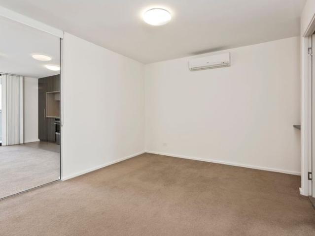 Sleek City Apartment in the Heart of the CBD
