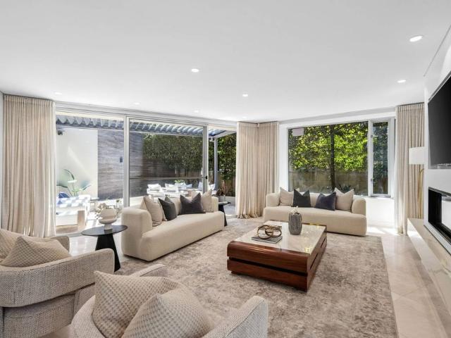 Sleek contemporary living on a tightly held Double Bay cul de sac, metres from the vibrant village scene