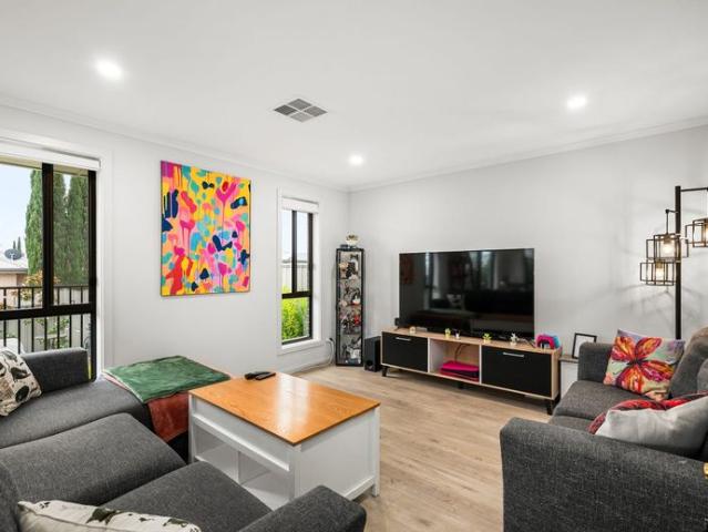 Sleek family home in Seaford Heights