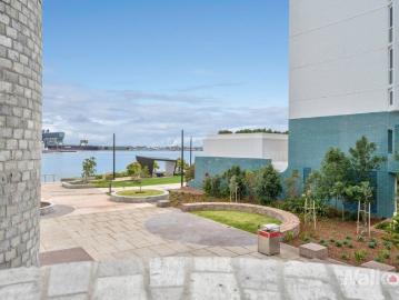 Sleek Honeysuckle one bedder, watch the harbour, live the lifestyle