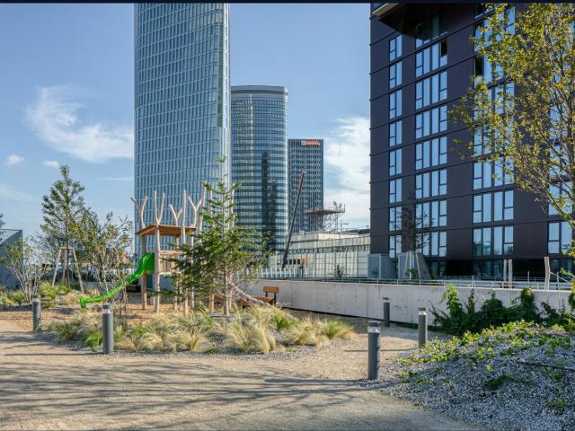 Sleek Landstraße 1BR w/ Elevator & Rooftop Pool, near U3, Vienna Amsterdam Apartments for Rent