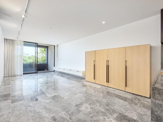 Sleek Luxury | Unmatched Bayside Living