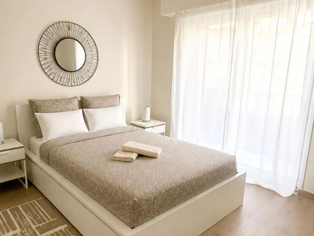 Sleek Minimalist Apartment near the Lake, Lausanne Amsterdam Apartments for Rent