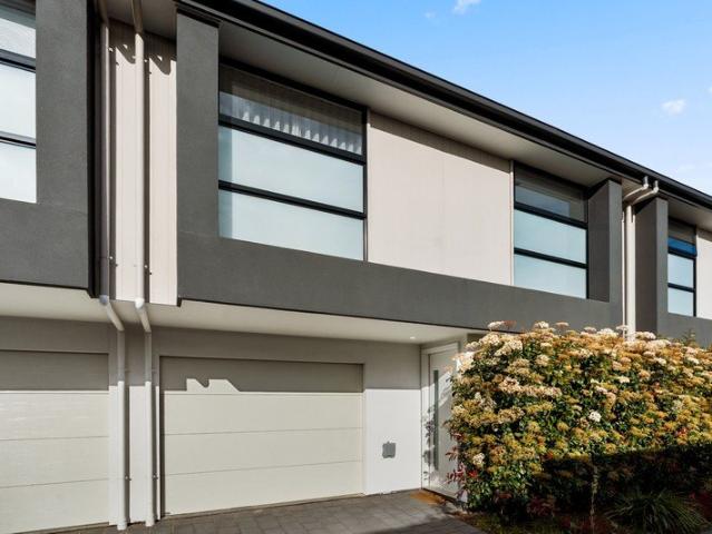 Sleek Modern Design with Dual Level Comfort Between City and Sea