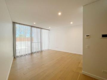 SLEEK NEAR NEW APARTMENT IN HEART OF GORDON
