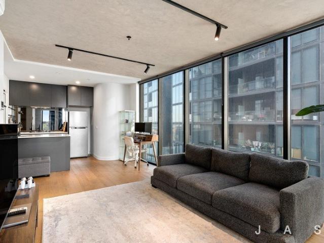 Sleek, Sophisticated And Perfectly Located
