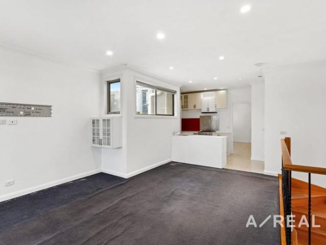 Sleek & Sophisticated Home Moments from Richmond & the CBD