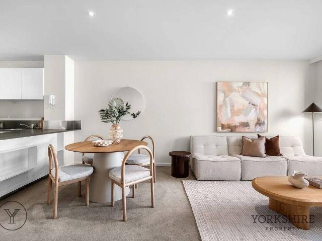 Sleek South Yarra Living