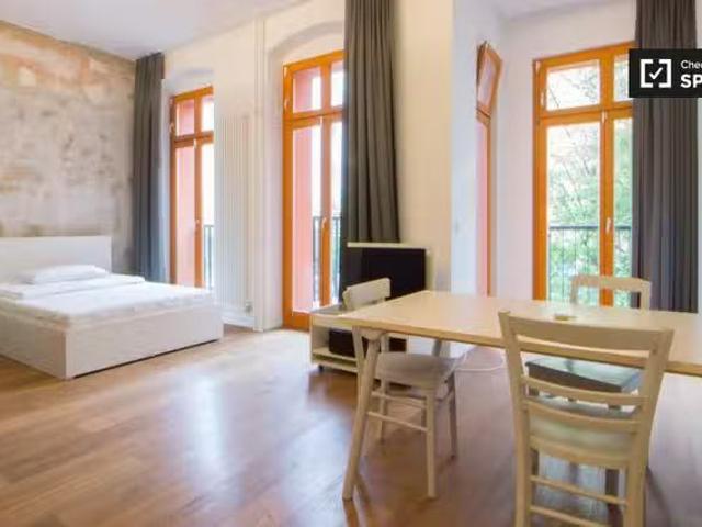 Sleek Studio Wohnung in Friedrichshain, Berlin