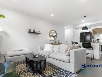 Sleek & Stylish Living in the Heart of Windsor