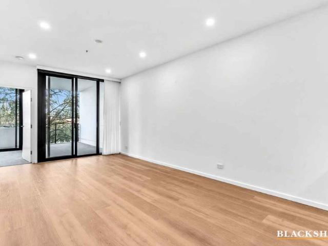 Sleek, Sun Filled Apartment in the Heart of Griffith