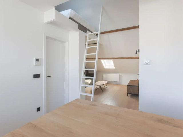 Slim, licht & ALL IN wonen in deze knappe studio op het Zuid