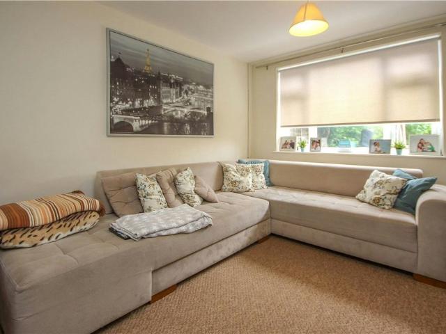 Slimmons Drive, St. Albans, Hertfordshire, AL4 9AN