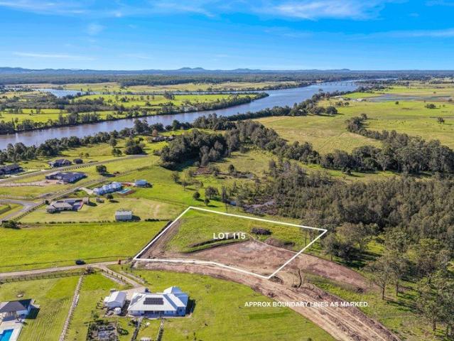 SMALL ACREAGE CLOSE TO PORT MACQUARIE