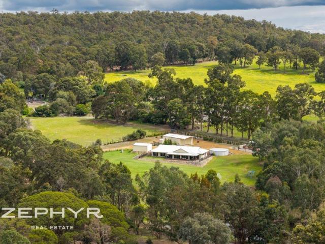 Small acreage in peaceful Argyle