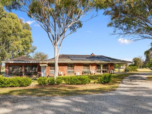 SMALL ACREAGE LIVING WITH DUAL ACCOMMODATION