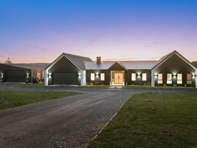 Small Acreage Living with Space, Flexibility & Exceptional Family Accommodation