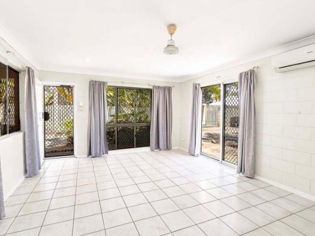 Small and Bright Unit in Pimlico